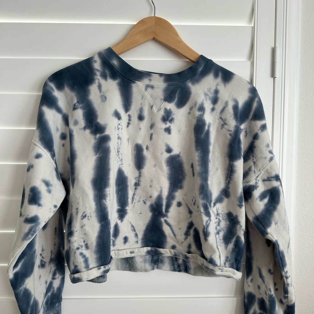 Banana Republic Blue Tie-Dye Sweatshirt